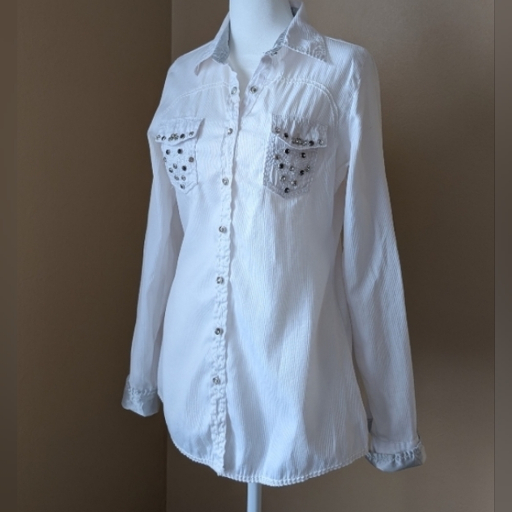 Roar White Button-Up Rhinestone Women's Shirt - Picture 5 of 16